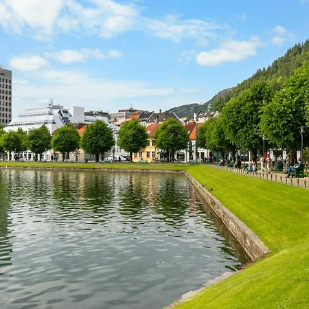 Scandinavian Luxury In Bergen's Finest Street Apartment *