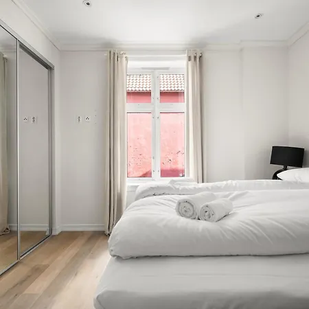 Scandinavian Luxury In Bergen's Finest Street Appartement
