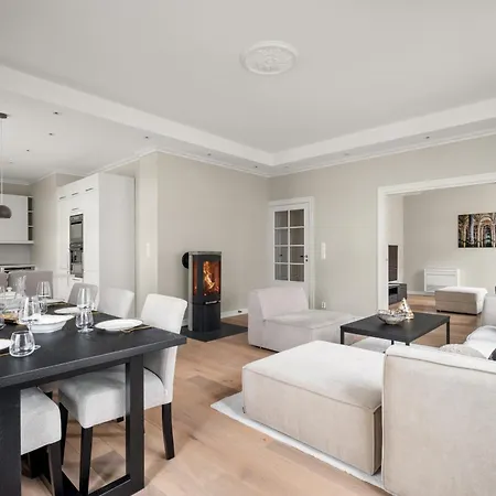 Scandinavian Luxury In Bergen's Finest Street Apartment *