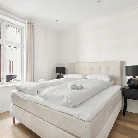 Scandinavian Luxury In Bergen's Finest Street Appartement