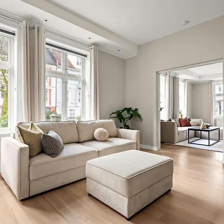 Scandinavian Luxury In Bergen's Finest Street Apartament *
