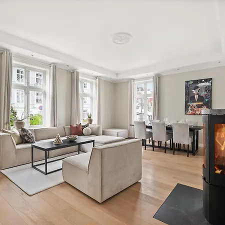 Scandinavian Luxury In Bergen's Finest Street Lägenhet Bergen