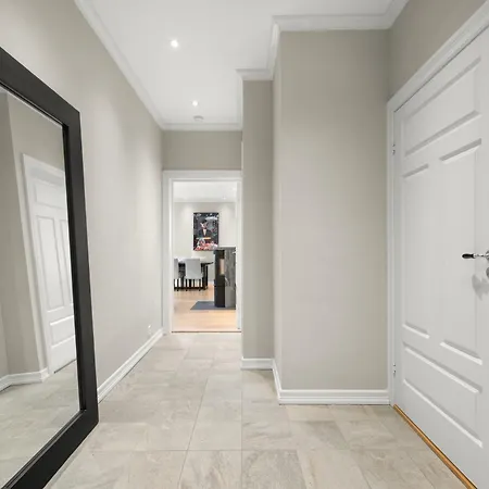 Scandinavian Luxury In Bergen's Finest Street Apartament