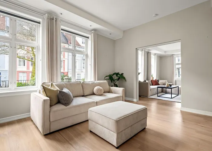 Scandinavian Luxury In Bergen's Finest Street Apartment *