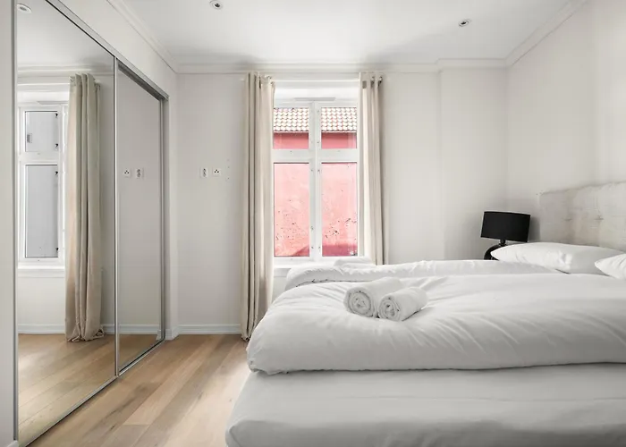 Scandinavian Luxury In Bergen's Finest Street Daire